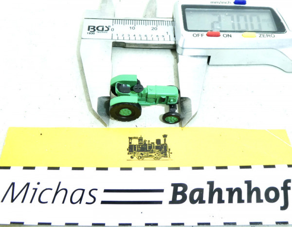 Traktor Fahr Schlepper grün Metall Kleinserie TT 1:120 å