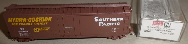 Southern Pacific 672925 50&#039; St Box Car Micro Trains Line 32160 1:160 ø43 å