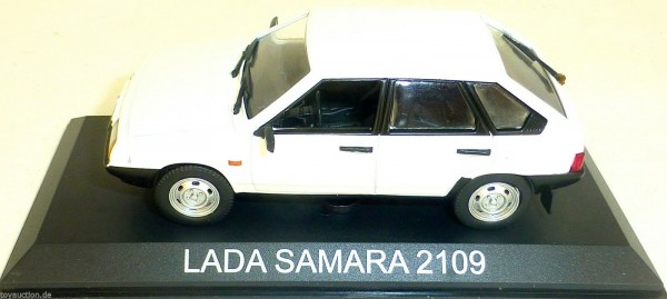 LADA Samara 2109 PKW weiß NEU 029 1:43 HT4 µ