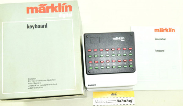 Märklin 6040 keyboard Stellpult für 16 vorwählbare Weichen Signale LA3 å