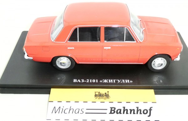 Lada 1200 VAZ 2101 Zhiguli 1970 UDSSR Ixo Hachette Diecast 1:24 HC6 µ