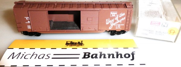CB&amp;Q 48500 50&#039; St Box Car Micro Trains Line 78090:160 OVP R57 å
