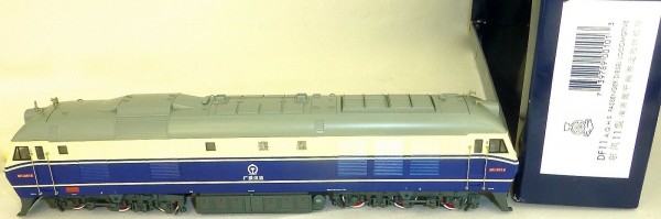 DF11 Dongfeng 11 No 0018 Diesellok Bachmann H0 1:87 OVP KB3 å *